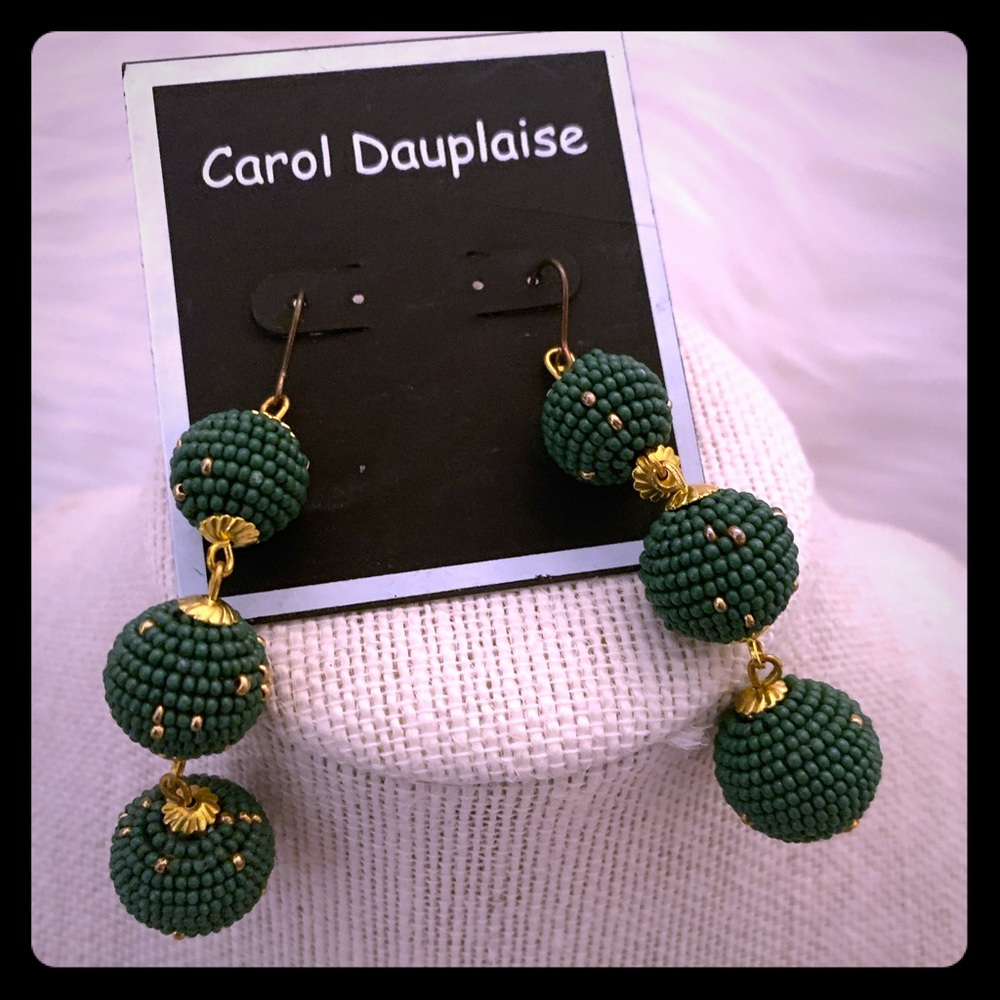 Ladies Green Earrings (pierced)